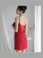 ⁦فستان نوم بتفاصيل من الدانتيل⁩ - الصورة ⁦3⁩