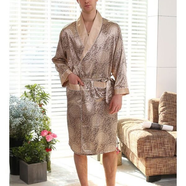 طقم رداء وشورت بأكمام طويلة مطبوع