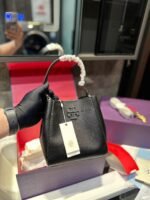 حقيبة دلو من توري بيرش