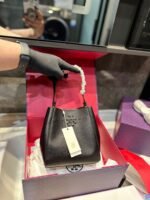 ⁦حقيبة دلو من توري بيرش⁩ - الصورة ⁦2⁩