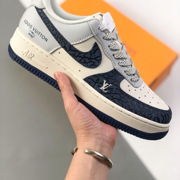 حذاء Nike Air Force 1 x Louis Vuitton