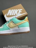 ⁦حذاء Nike Air Force 1 '07 Low⁩ - الصورة ⁦2⁩