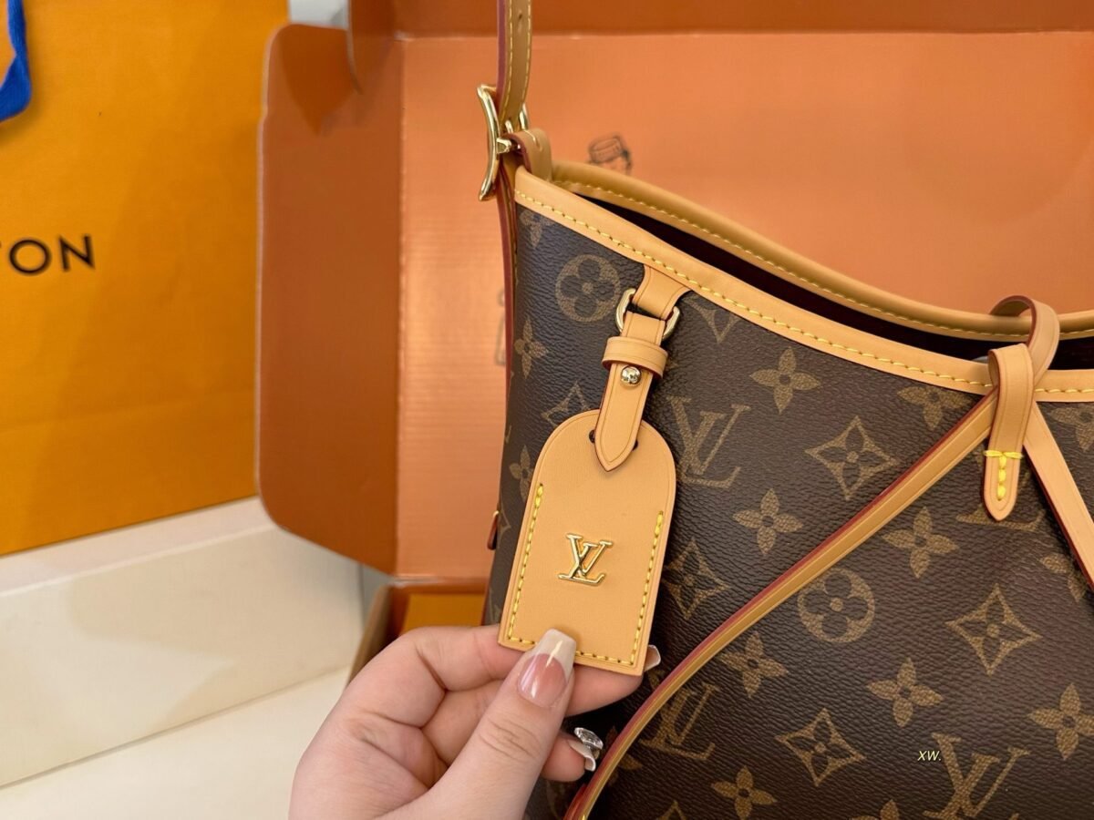 ⁦حقيبة تسوق جديدة من لويس فويتون⁩ - الصورة ⁦6⁩
