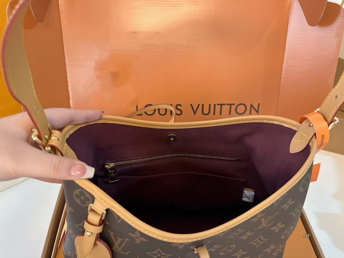 ⁦حقيبة تسوق جديدة من لويس فويتون⁩ - الصورة ⁦4⁩