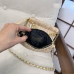 ⁦حقيبة شانيل المنسوجة باللؤلؤ⁩ - الصورة ⁦6⁩