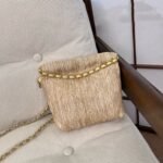 ⁦حقيبة شانيل المنسوجة باللؤلؤ⁩ - الصورة ⁦8⁩