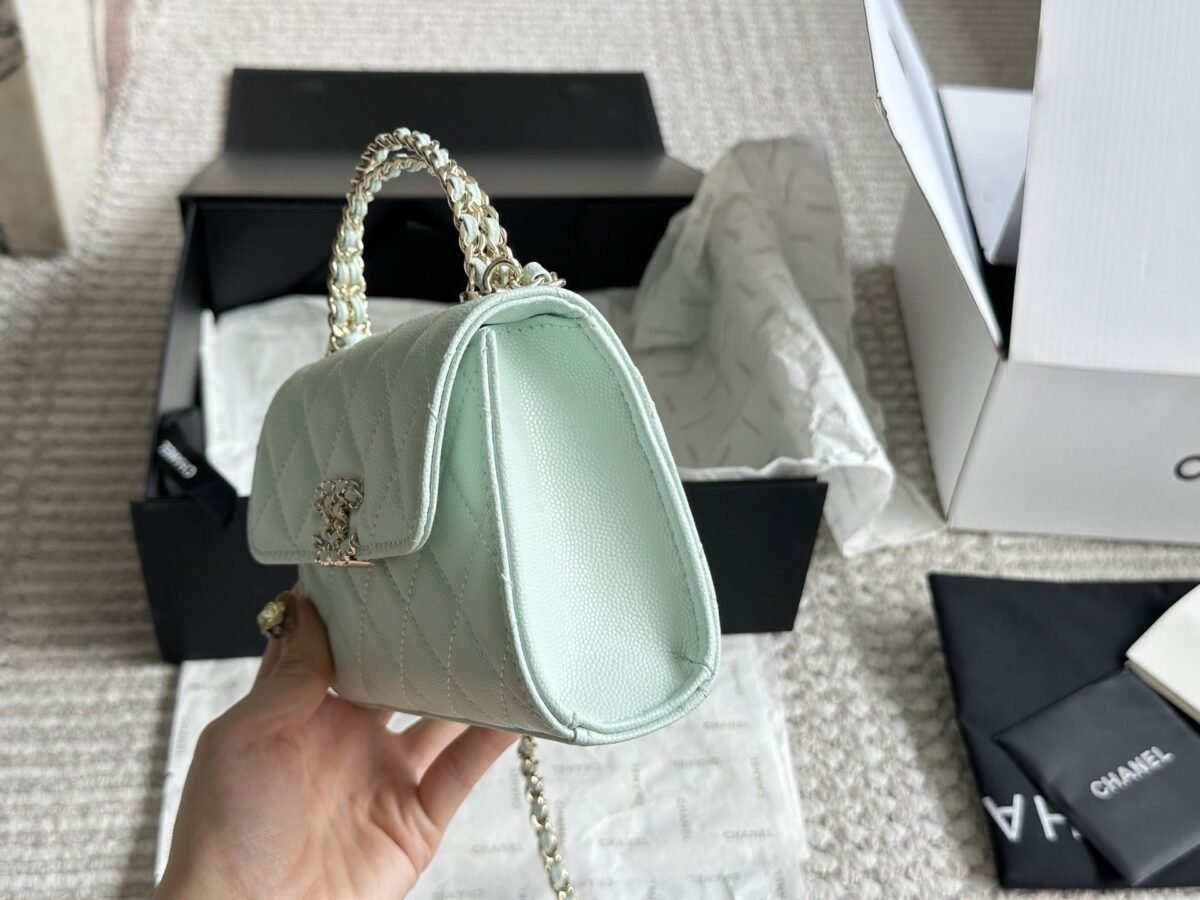 ⁦حقيبة كيلي شانيل الرائعة والجميلة⁩ - الصورة ⁦2⁩