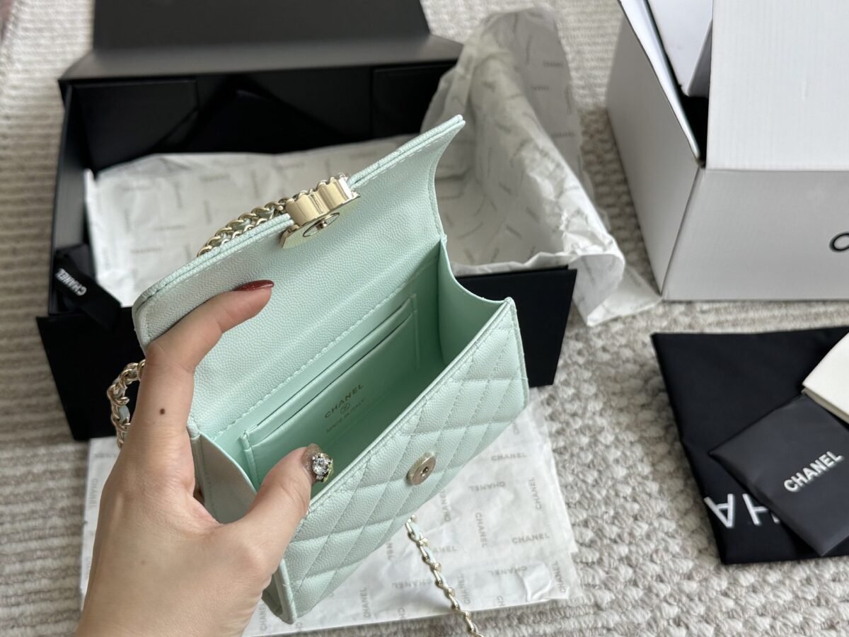 ⁦حقيبة كيلي شانيل الرائعة والجميلة⁩ - الصورة ⁦5⁩