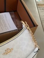 ⁦حقيبة كوتش تيري بتصميم جديد ومتطور⁩ - الصورة ⁦6⁩