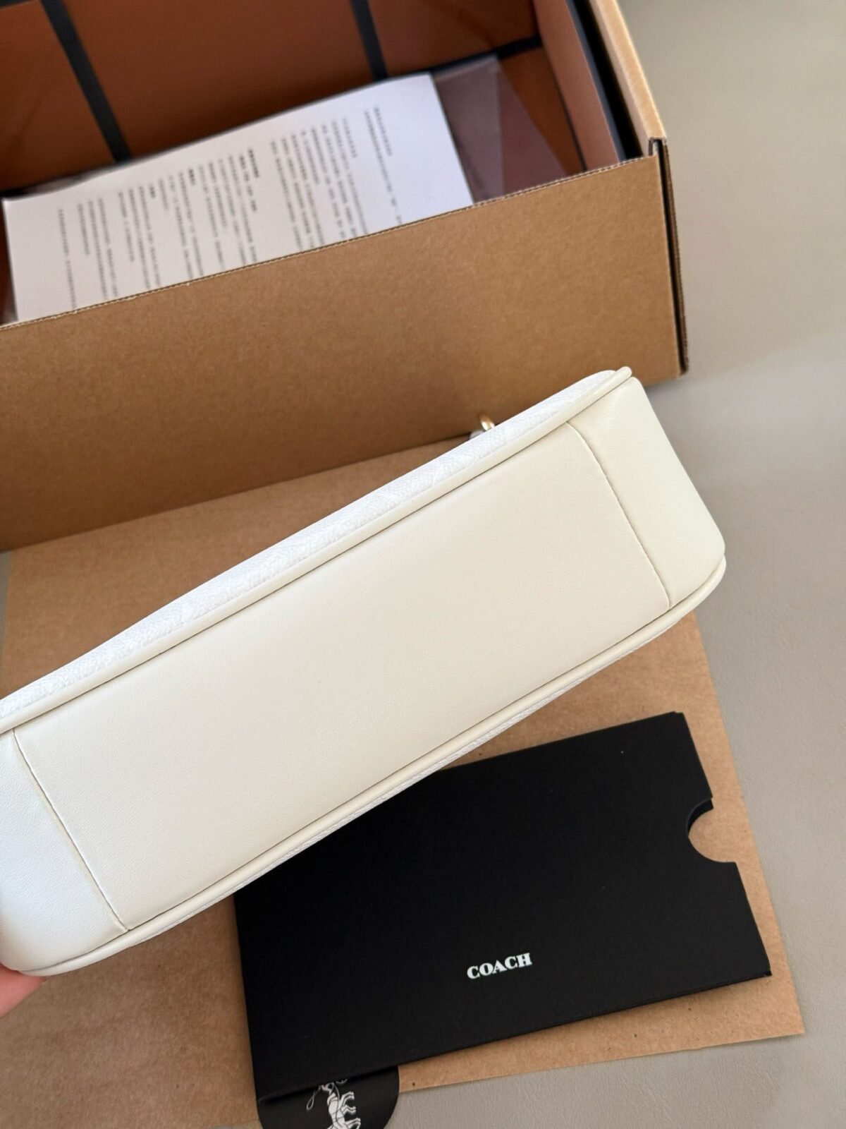 ⁦حقيبة كوتش تيري بتصميم جديد ومتطور⁩ - الصورة ⁦8⁩