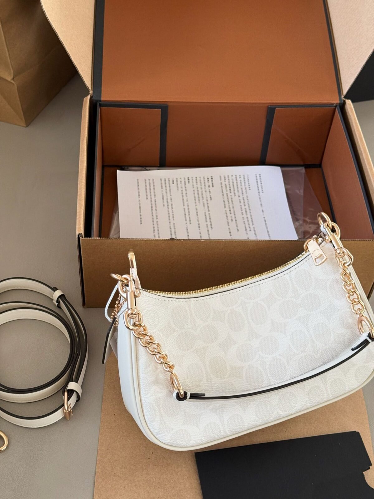 ⁦حقيبة كوتش تيري بتصميم جديد ومتطور⁩ - الصورة ⁦7⁩