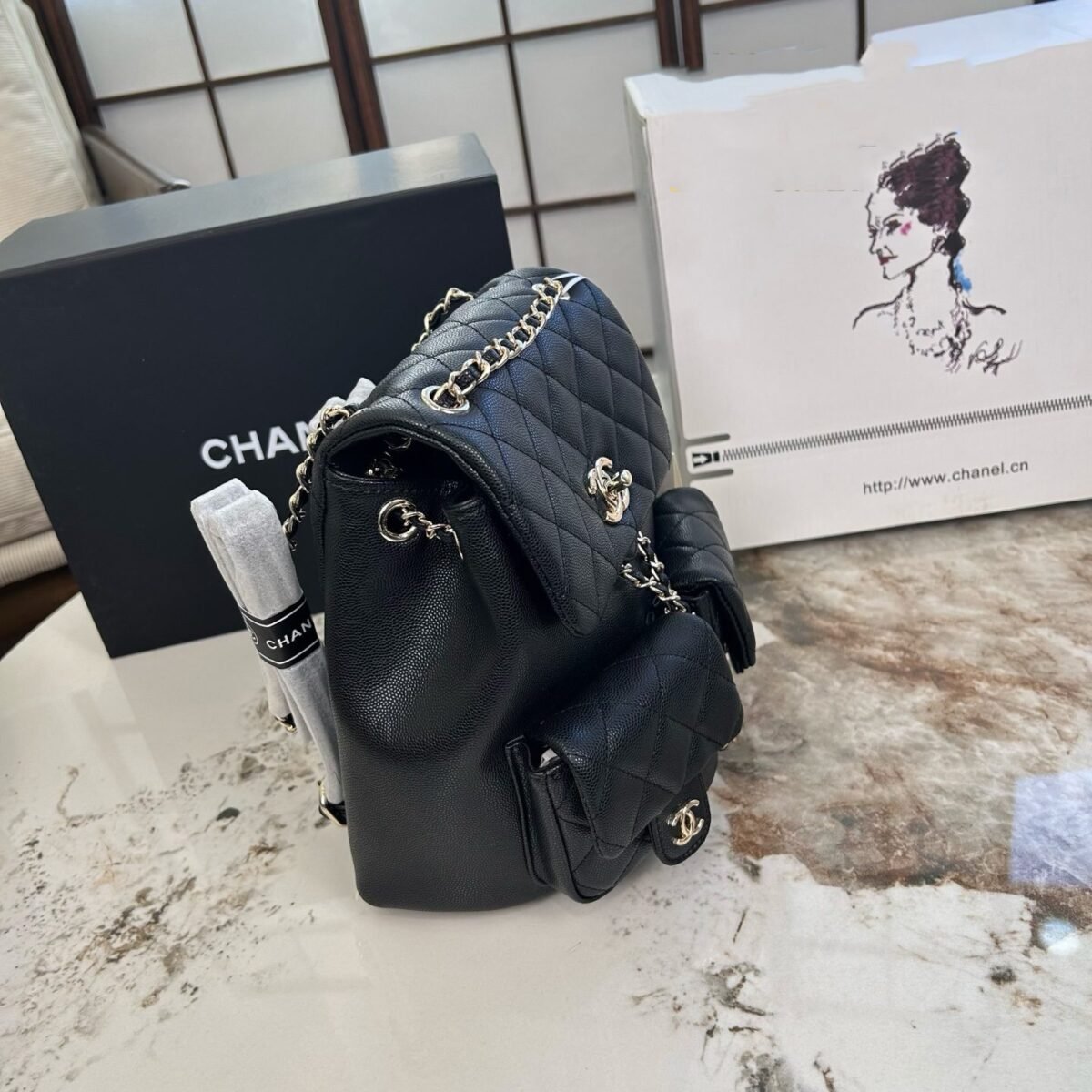 ⁦حقيبة ظهر شانيل دوما⁩ - الصورة ⁦2⁩