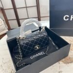 ⁦حقيبة شانيل كوكو بمقبض وسلسلة قابلة للطي، ٢٤*١٤ سم.⁩ - الصورة ⁦2⁩