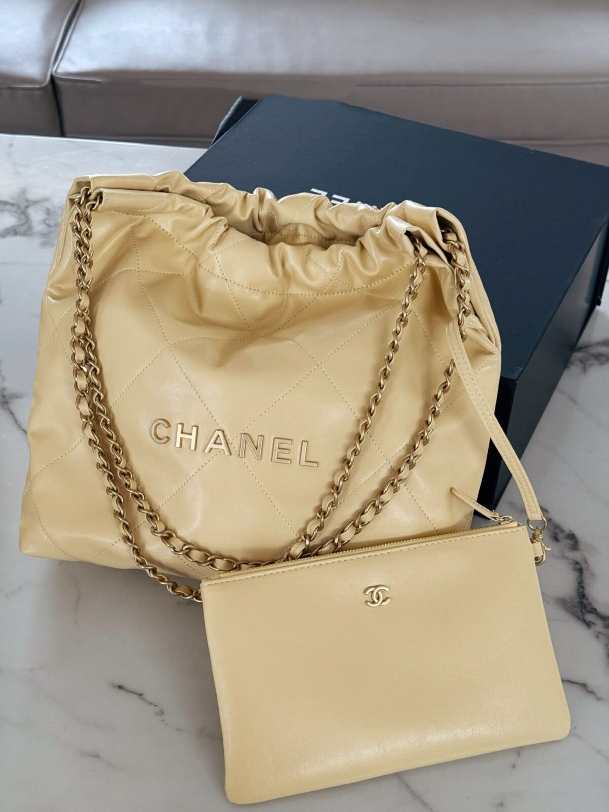 ⁦حقيبة شانيل 22 أكثر روعة⁩ - الصورة ⁦1⁩