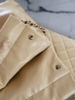 ⁦حقيبة شانيل 22 أكثر روعة⁩ - الصورة ⁦6⁩