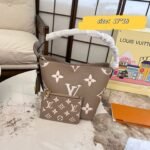 حقيبة دلو جديدة من LV منقوشة