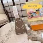 ⁦حقيبة دلو جديدة من LV منقوشة⁩ - الصورة ⁦9⁩
