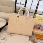 حقيبة لويس فويتون ٣٥*٢٧ سم