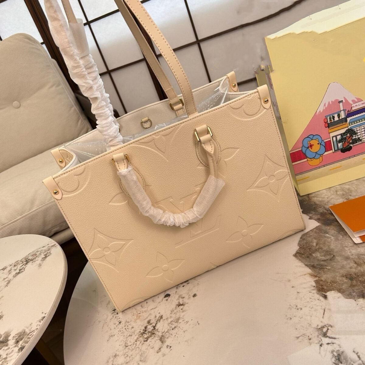 ⁦حقيبة لويس فويتون ٣٥*٢٧ سم⁩ - الصورة ⁦2⁩