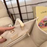 ⁦حقيبة لويس فويتون ٣٥*٢٧ سم⁩ - الصورة ⁦7⁩