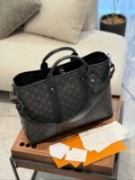 ⁦حقيبة عمل رجالية من لويس فيتون (LV)⁩ - الصورة ⁦2⁩