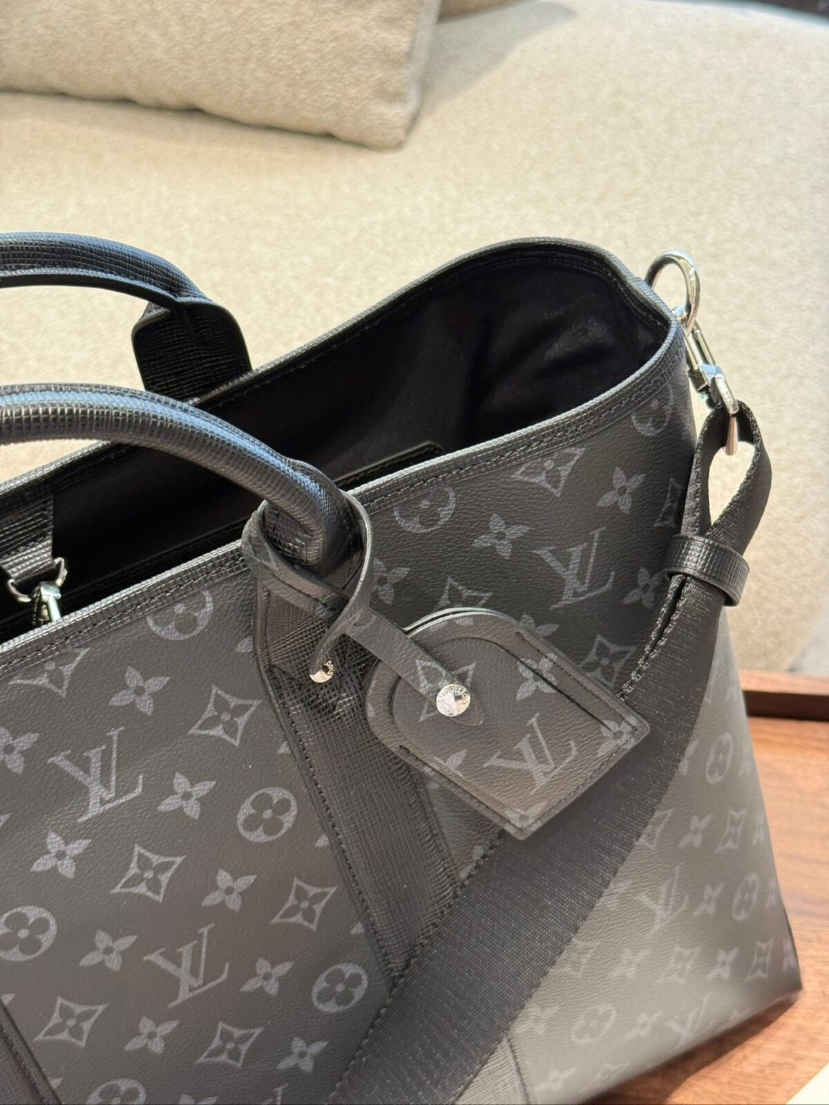 ⁦حقيبة عمل رجالية من لويس فيتون (LV)⁩ - الصورة ⁦4⁩