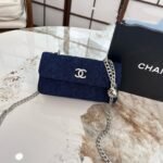 حقيبة شانيل كاميليا بسلسلة