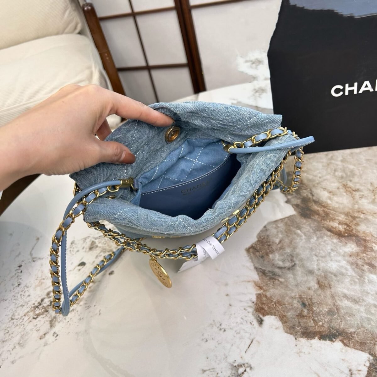 ⁦حقيبة شانيل صغيرة⁩ - الصورة ⁦3⁩