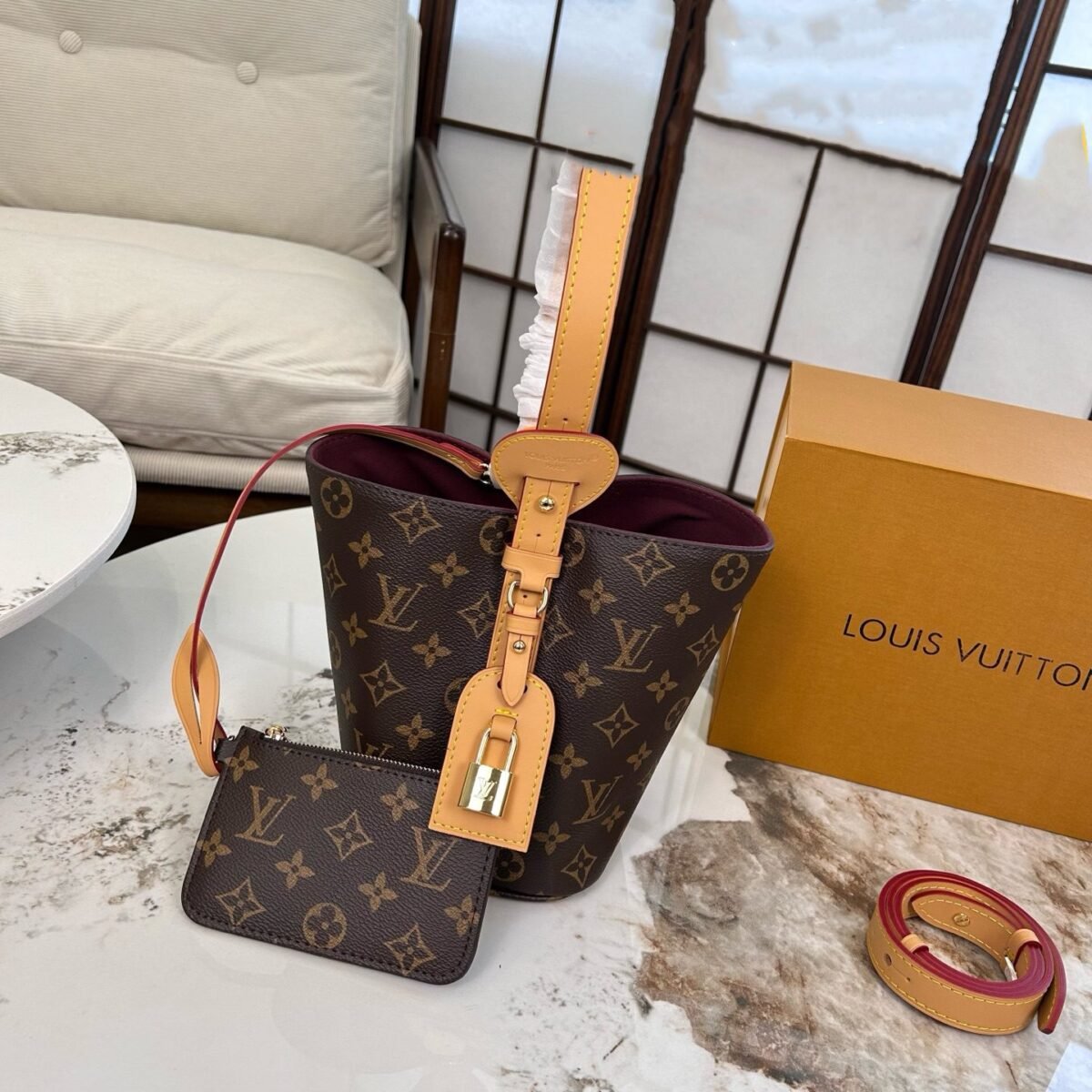 ⁦حقيبة دلو الزهور الجديدة من لويس فيتون⁩ - الصورة ⁦1⁩