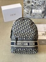 ⁦حقيبة الظهر الفاخرة من كريستيان ديور⁩ - الصورة ⁦3⁩