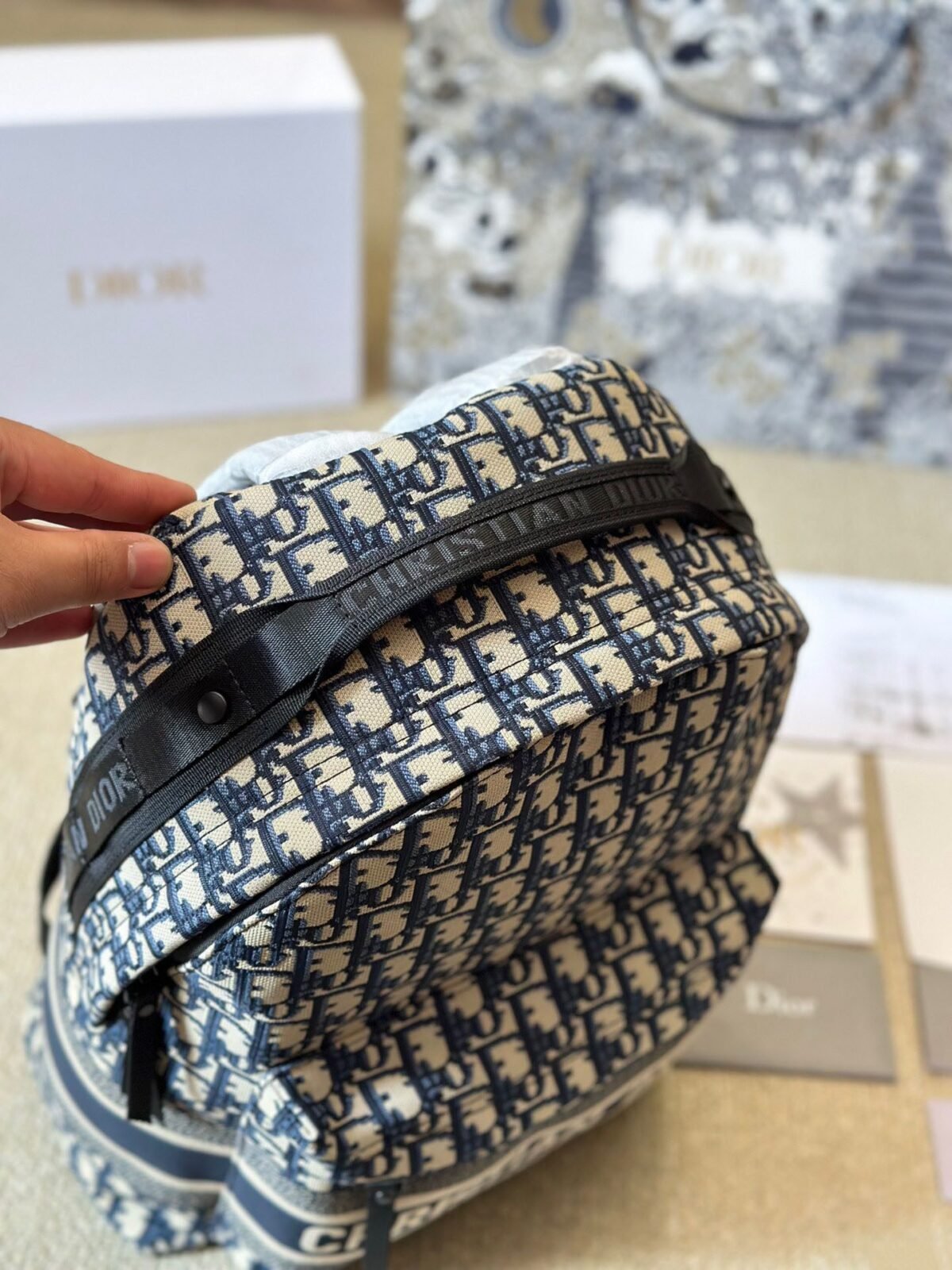 ⁦حقيبة الظهر الفاخرة من كريستيان ديور⁩ - الصورة ⁦6⁩