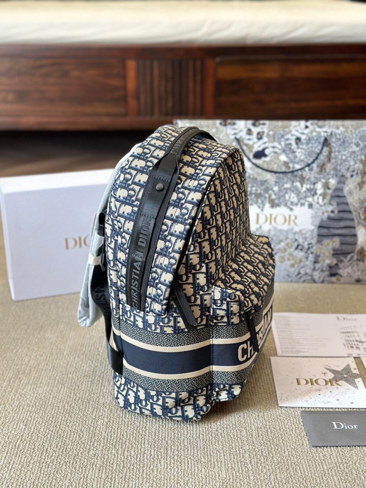 ⁦حقيبة الظهر الفاخرة من كريستيان ديور⁩ - الصورة ⁦5⁩