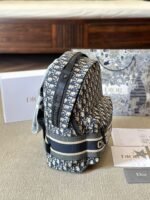 ⁦حقيبة الظهر الفاخرة من كريستيان ديور⁩ - الصورة ⁦5⁩