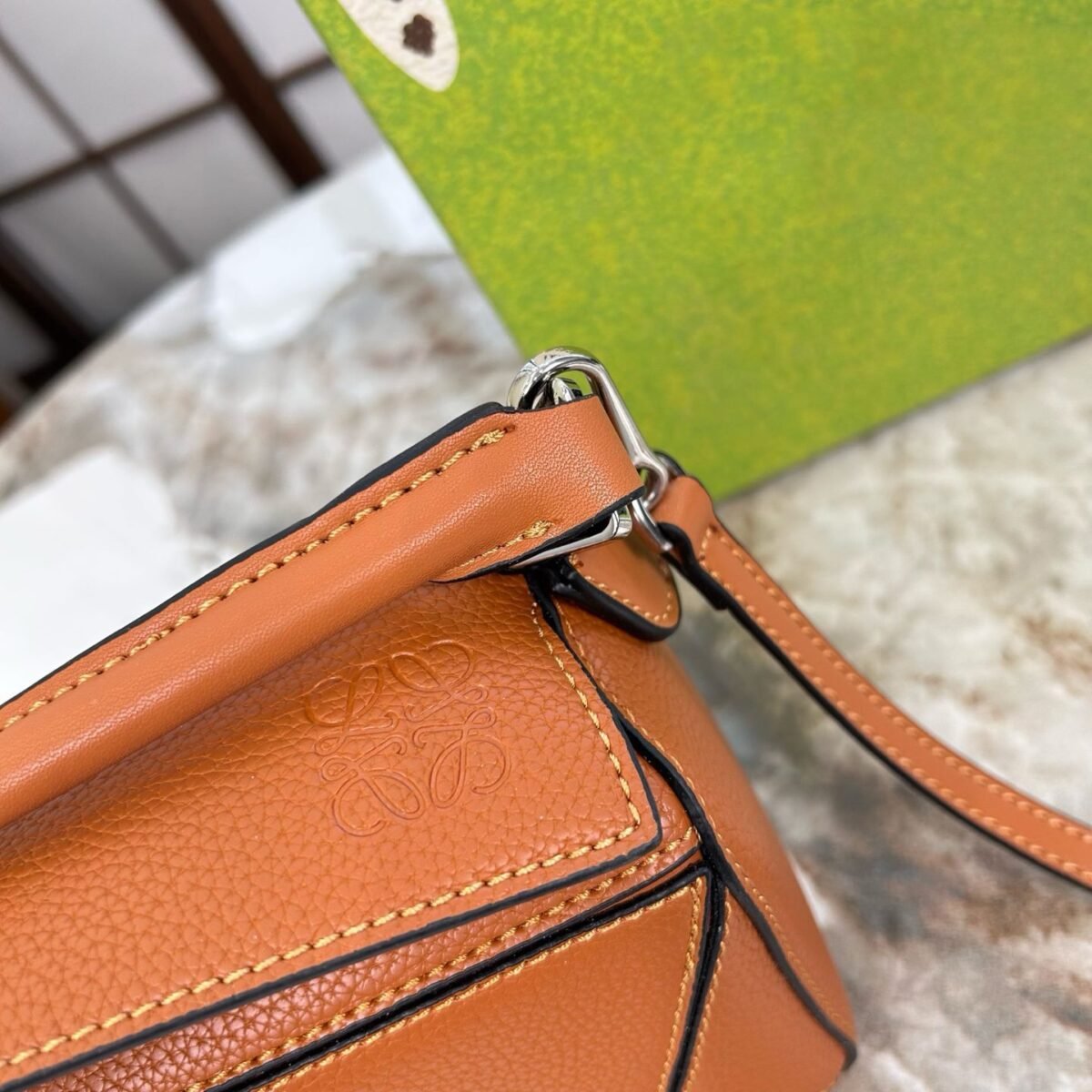 ⁦حقيبة لويي الهندسية الصغيرة⁩ - الصورة ⁦9⁩