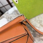 ⁦حقيبة لويي الهندسية الصغيرة⁩ - الصورة ⁦9⁩