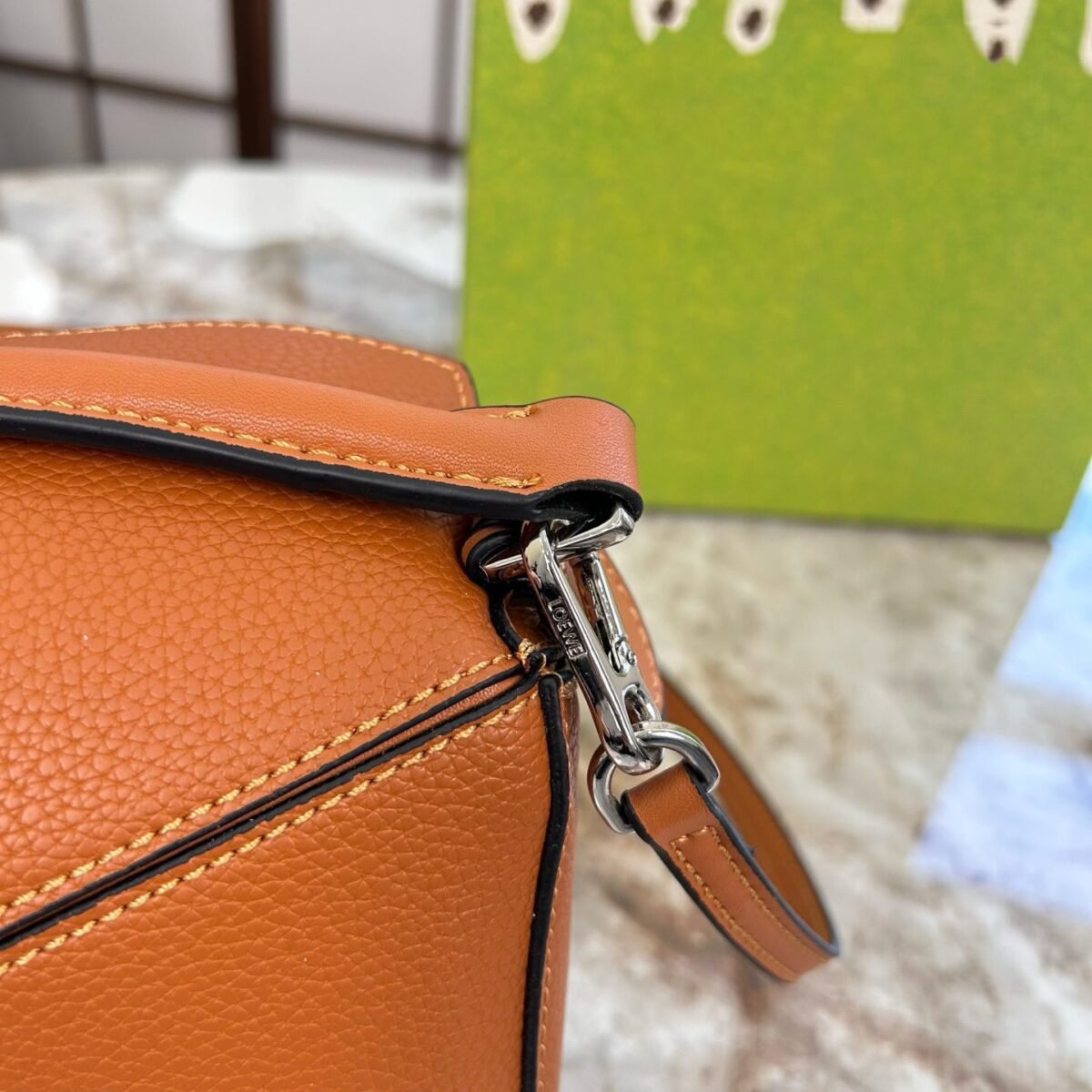 ⁦حقيبة لويي الهندسية الصغيرة⁩ - الصورة ⁦8⁩