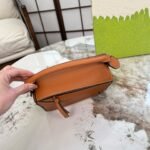 ⁦حقيبة لويي الهندسية الصغيرة⁩ - الصورة ⁦5⁩