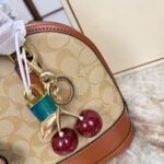 ⁦حقيبة كوتش الكلاسيكية الجديدة بتصميم ريترو⁩ - الصورة ⁦6⁩