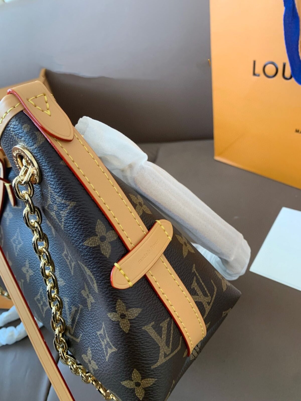⁦حقيبة فاخرة من لويس فيتون (Louis Vuitton)⁩ - الصورة ⁦3⁩
