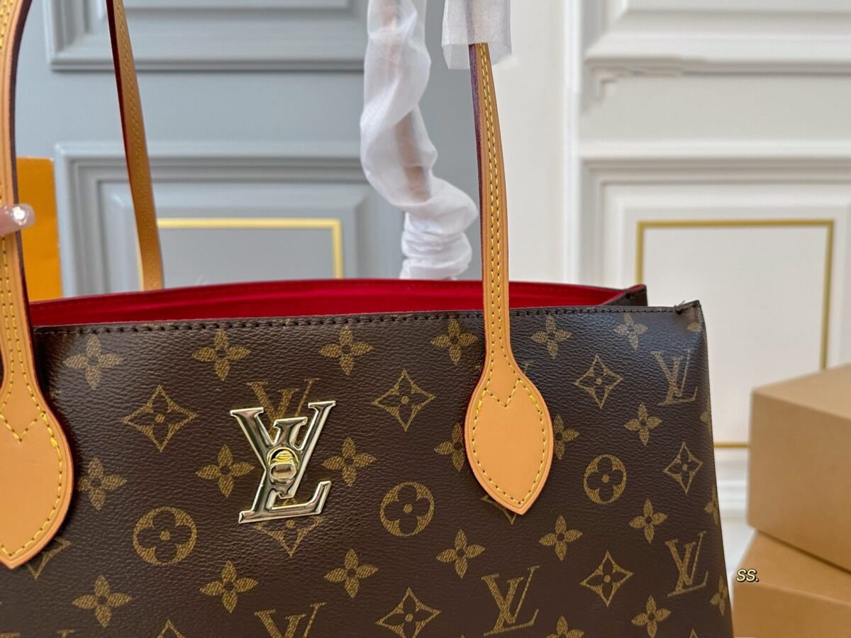⁦حقيبة لويس فويتون LV⁩ - الصورة ⁦5⁩