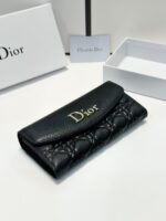 ⁦محفظة Dior الجلدية السوداء⁩ - الصورة ⁦2⁩