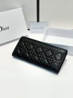 ⁦محفظة Dior الجلدية السوداء⁩ - الصورة ⁦3⁩