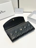 ⁦محفظة Dior الجلدية السوداء⁩ - الصورة ⁦6⁩
