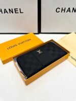 محفظة Louis Vuitton الفاخرة
