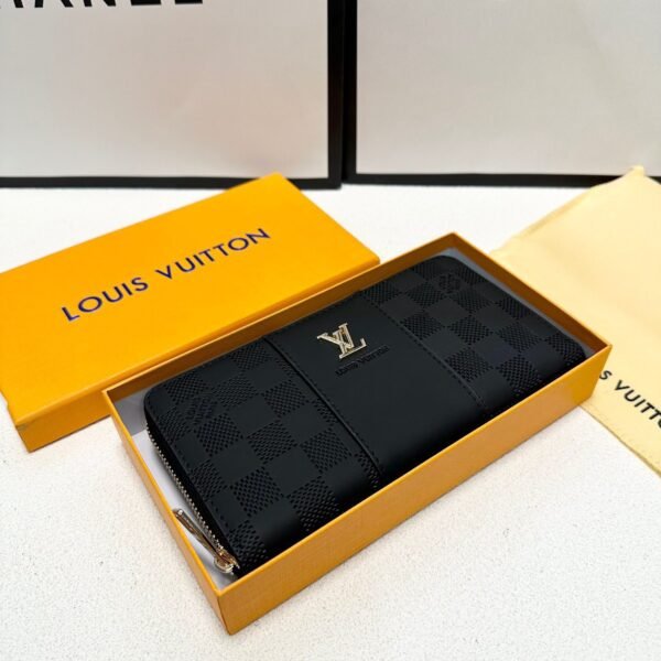 محفظة Louis Vuitton الفاخرة