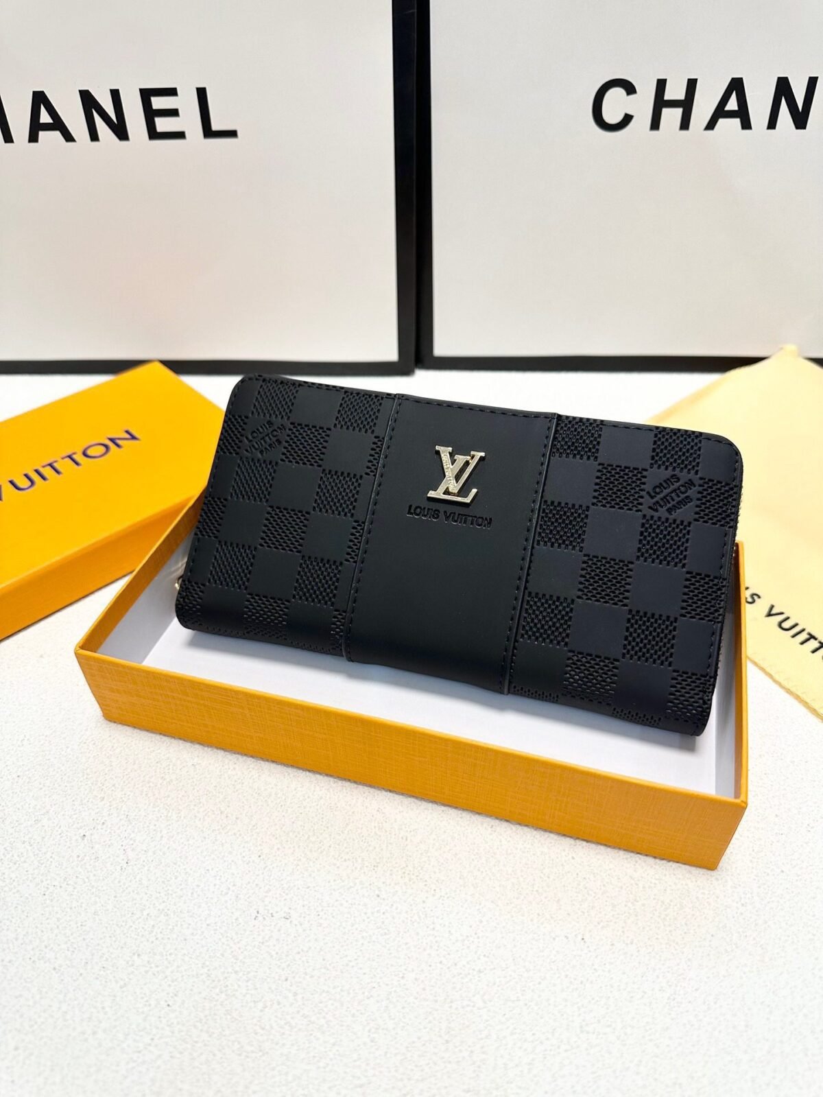 ⁦محفظة Louis Vuitton الفاخرة⁩ - الصورة ⁦3⁩