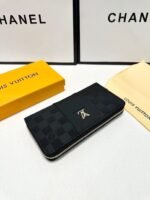 ⁦محفظة Louis Vuitton الفاخرة⁩ - الصورة ⁦4⁩