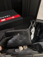 ⁦حقيبة Chanel الجلدية⁩ - الصورة ⁦3⁩