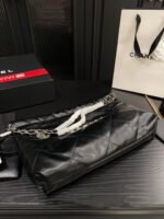 ⁦حقيبة Chanel الجلدية⁩ - الصورة ⁦4⁩