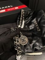 ⁦حقيبة Chanel الجلدية⁩ - الصورة ⁦6⁩